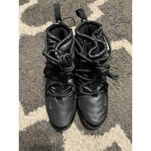 Nike Tanjun High Rise Boots